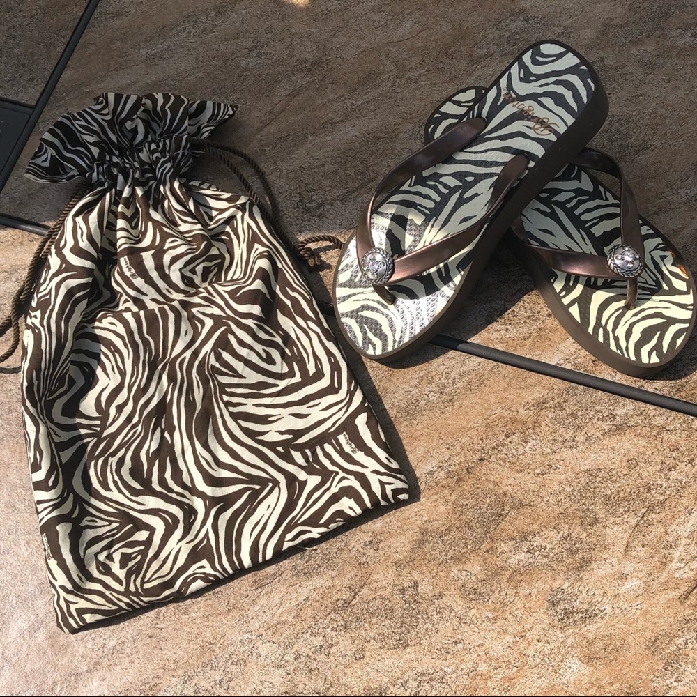 Brighton brown/tan zebra-patterned flip flops